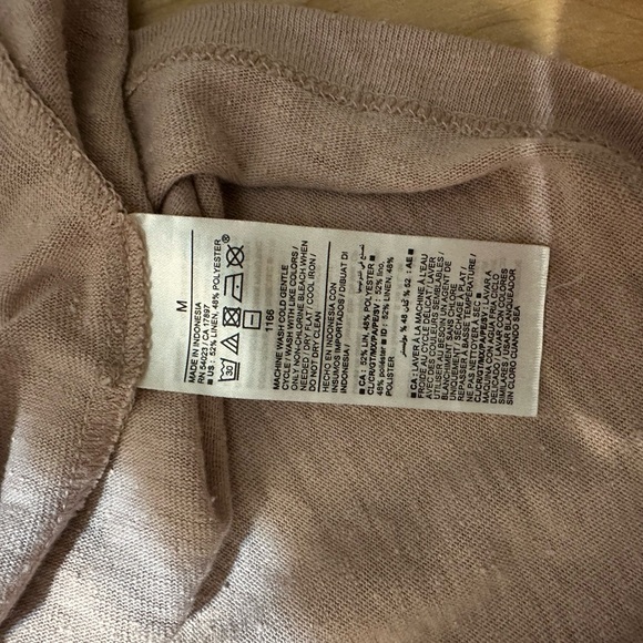 Old Navy Gray Asymmetrical Relaxed T-Shirt - Picture 4 of 4